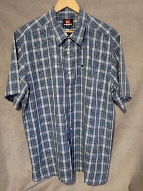 Quicksilver Button-Up Short Sleeve Shirt Men's XL Blue Plaid Polyester Blend